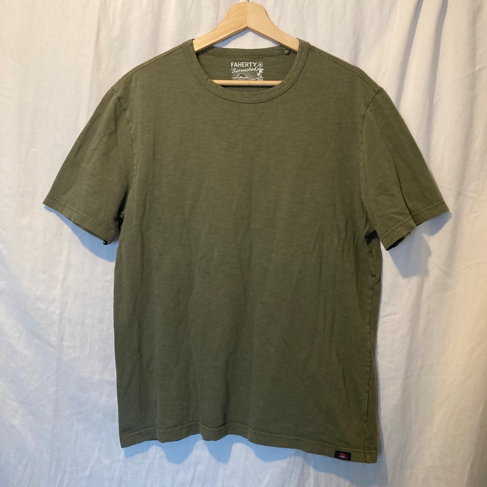 Faherty Sunwashed Organic Cotton T-Shirt Mens Medium Olive Green Short Sleeve